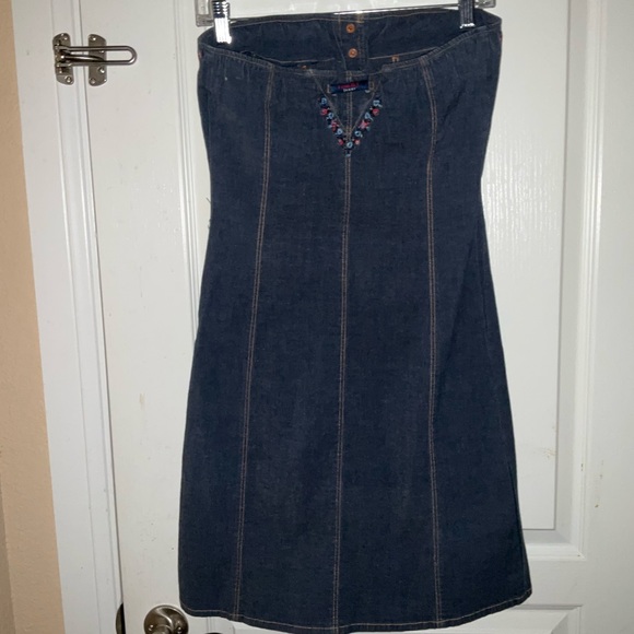 Dress - Picture 2 of 10